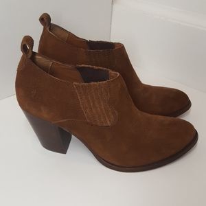 Frye lLana 9 B brown suede boot shootie western cowboy bootie heel